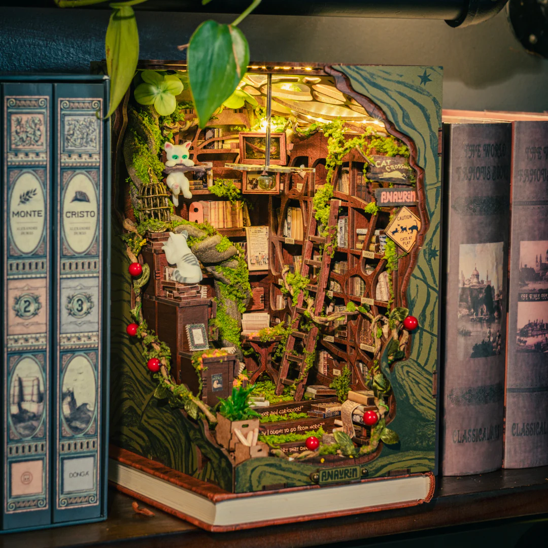 Cats Crossing Book Nook Kit - Image 11